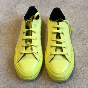 Converse x OPI Chuck Taylor All Star - size 6